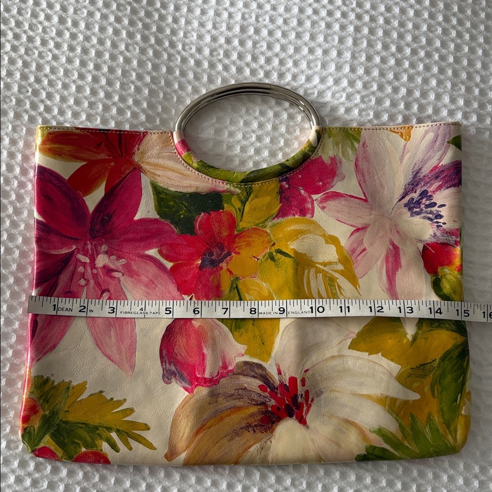 Maurizio Taiuti genuine leather floral clutch with metal ring handles - Picture 11 of 12